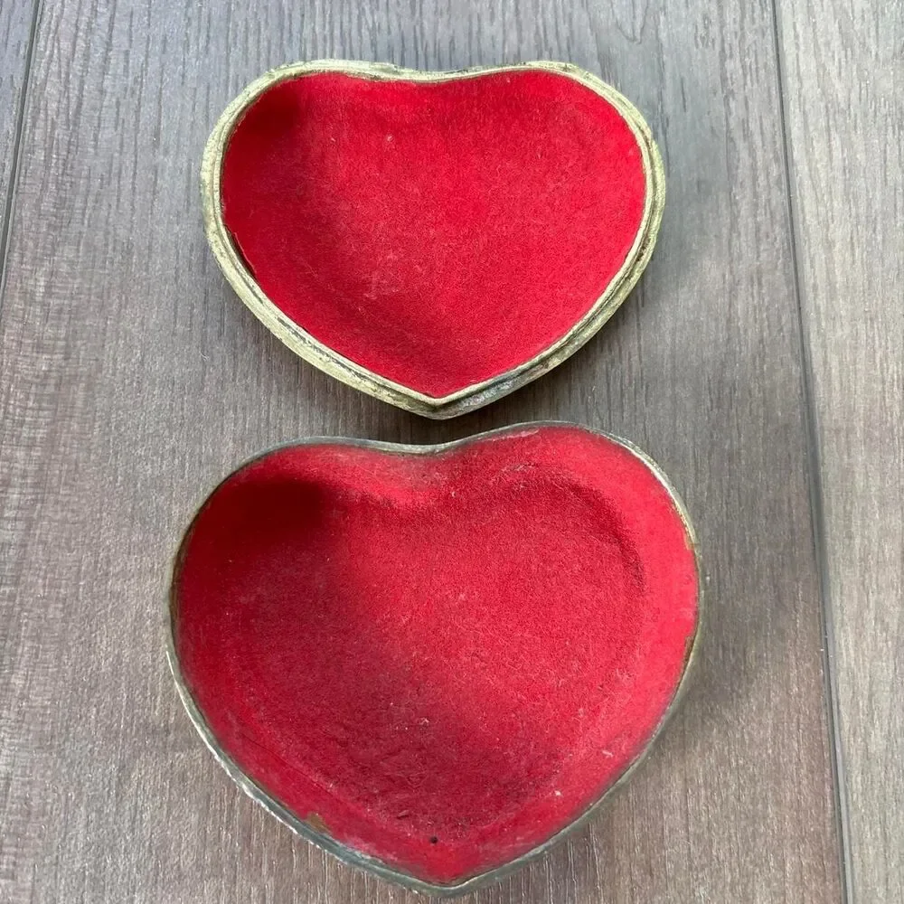 Vintage Brass Decor-MCM Heart Trinket